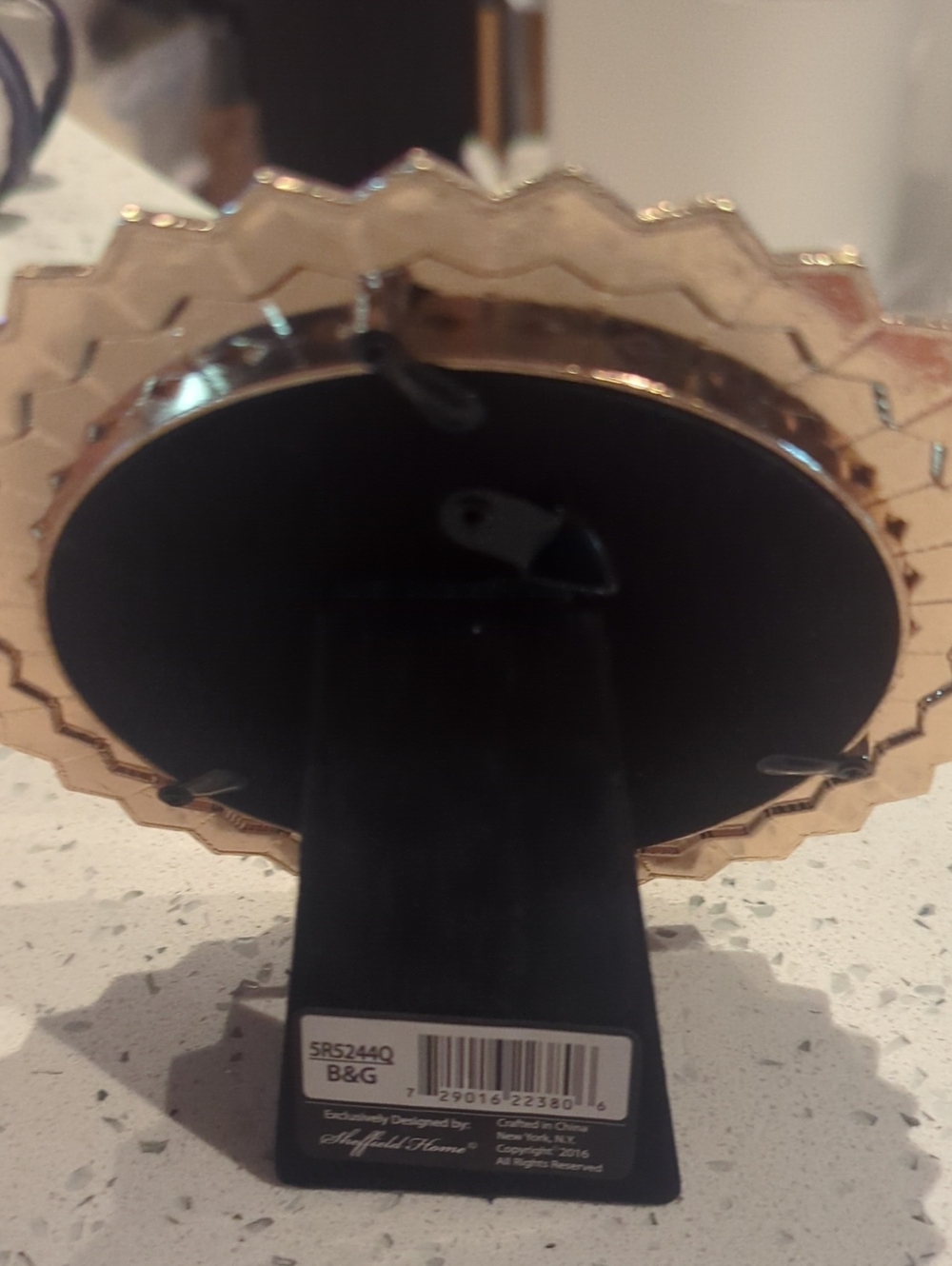 Circular 4x4 Photo Frame - Picture 4 of 9